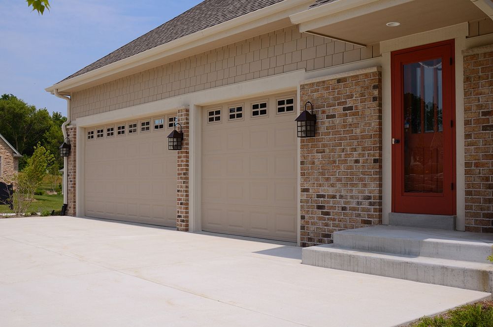 garage door repair technician in cincinnati